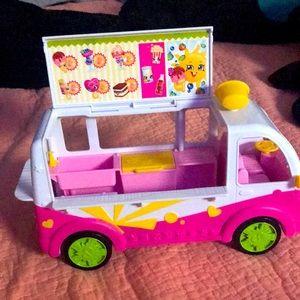 Pink shopkin  ice cream truck